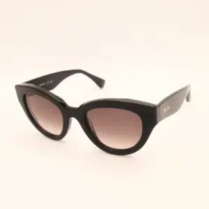 Max Mara zwarte cat-eye zonnebril met dikke montuur en getinte glazen
